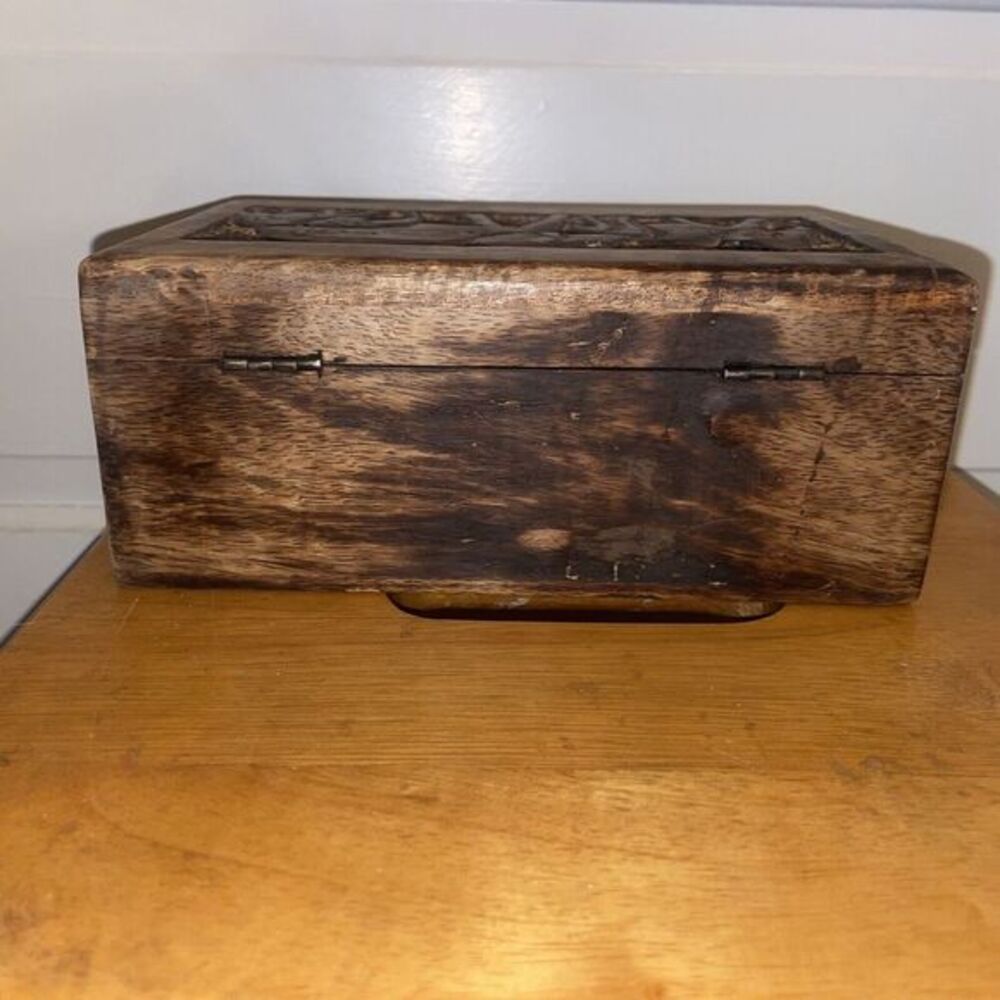 Beautiful Hand Carved Wood Box, Hinged‎ Lid, Herd Of Elephants 8.5 X 5.5x 3.5" - Picture 7 of 9